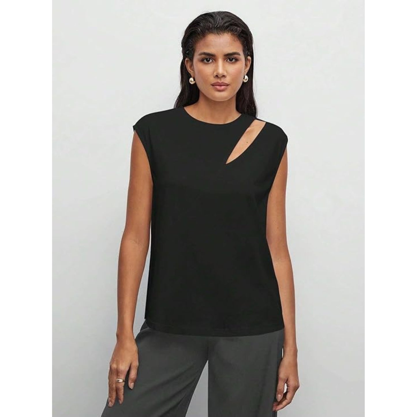 SHEIN -  Casual Sleeveless Solid Blouse