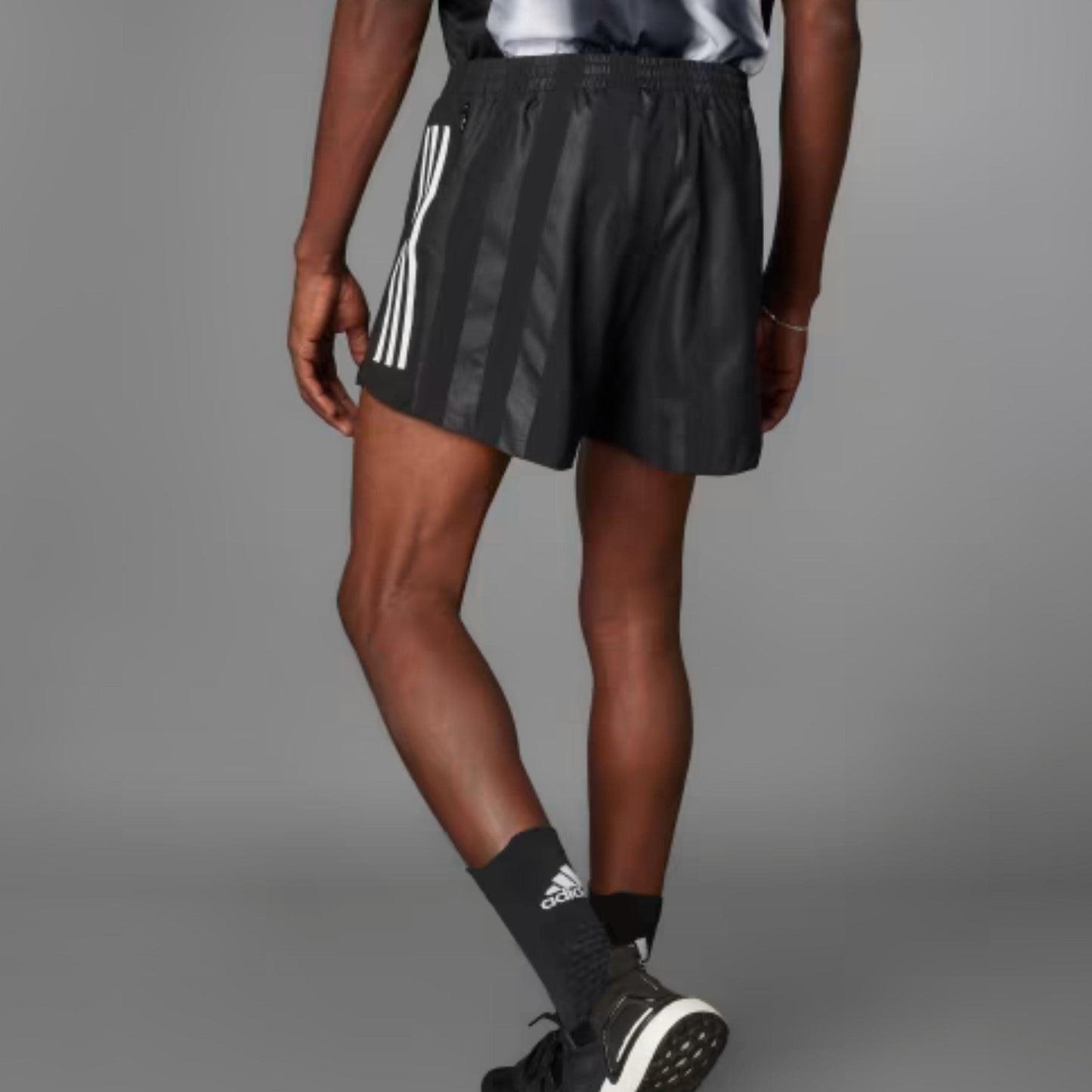 ADIDAS Mens sports M / Black ADIDAS - Break The Norm Shorts