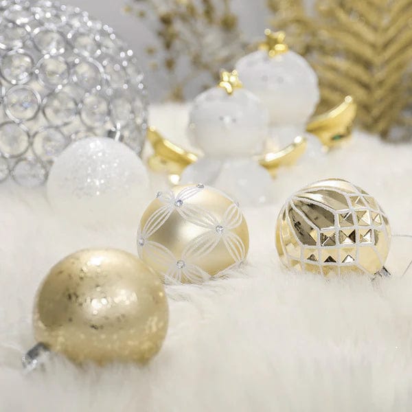 BRANDS & BEYOND Christmas Decoration 24 Piece White and Gold Christmas Ornament Set