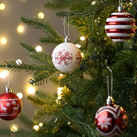 BRANDS & BEYOND Christmas Decoration Christmas Balls Ornaments