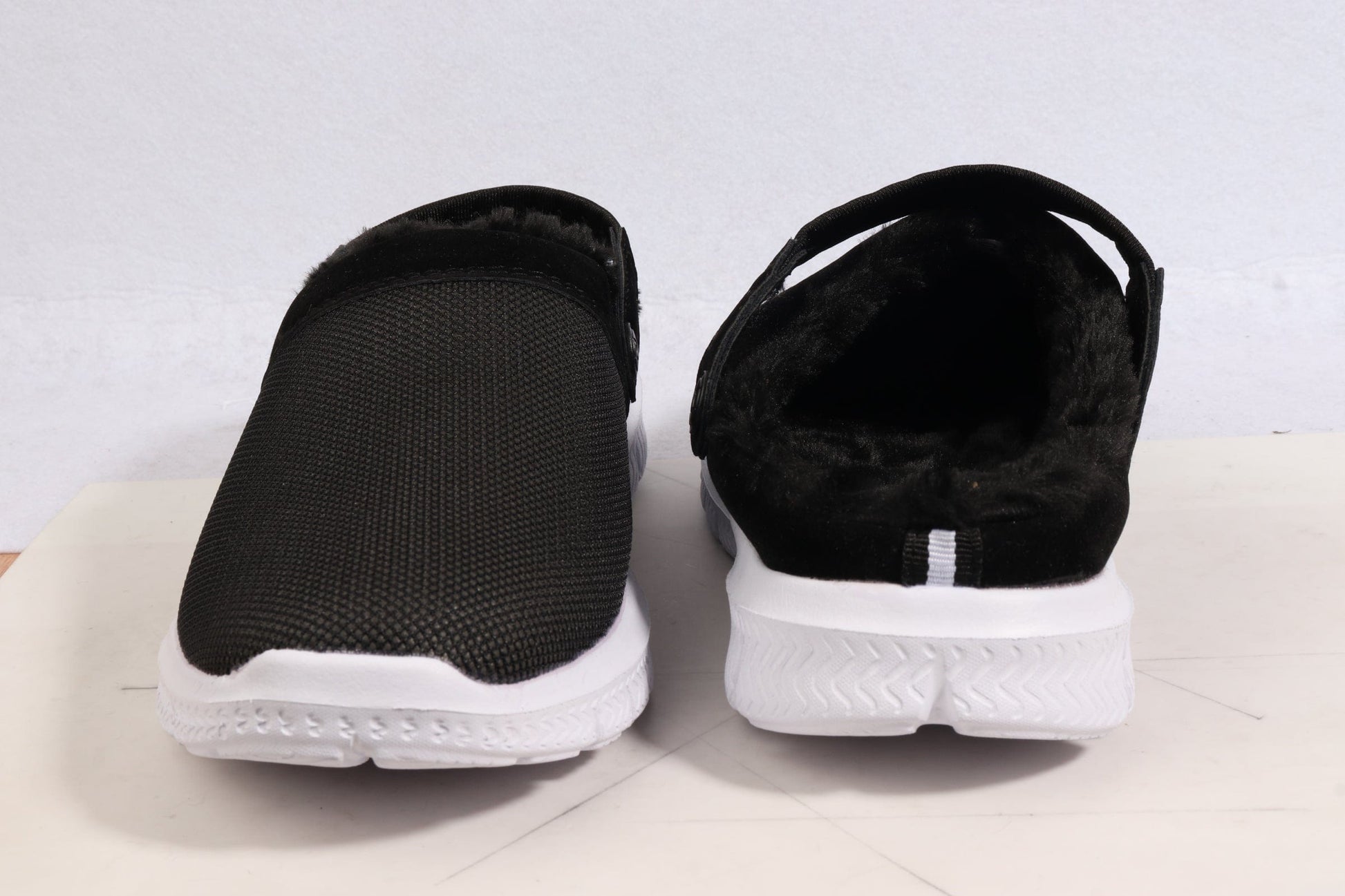 BRANDS & BEYOND Womens Shoes 40 / Black BRANDS & BEYOND-Slipper indoor