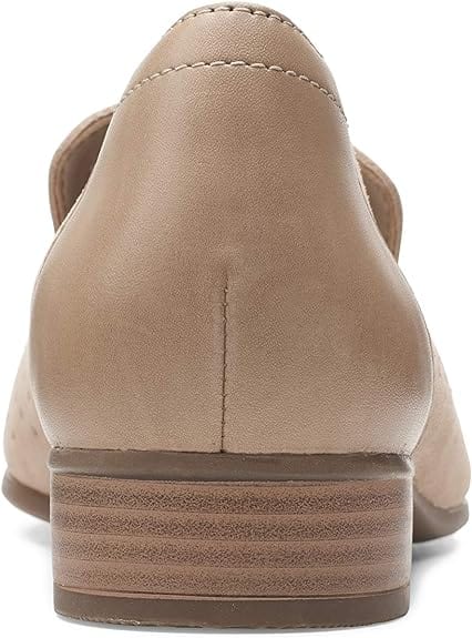 CLARKS 39.5 / Beige CLARKS - Juliet Hayes Leather Perforated Loafers
