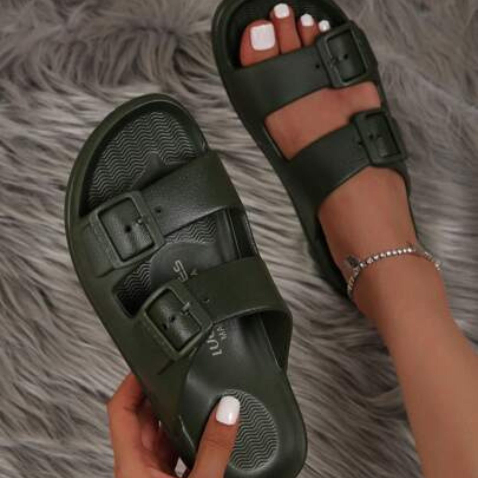 SHEIN Shein Womens Shoes 37 / Dark Green SHEIN - Stylish Thick-soled Anti-slip Beach Slippers With Buckle