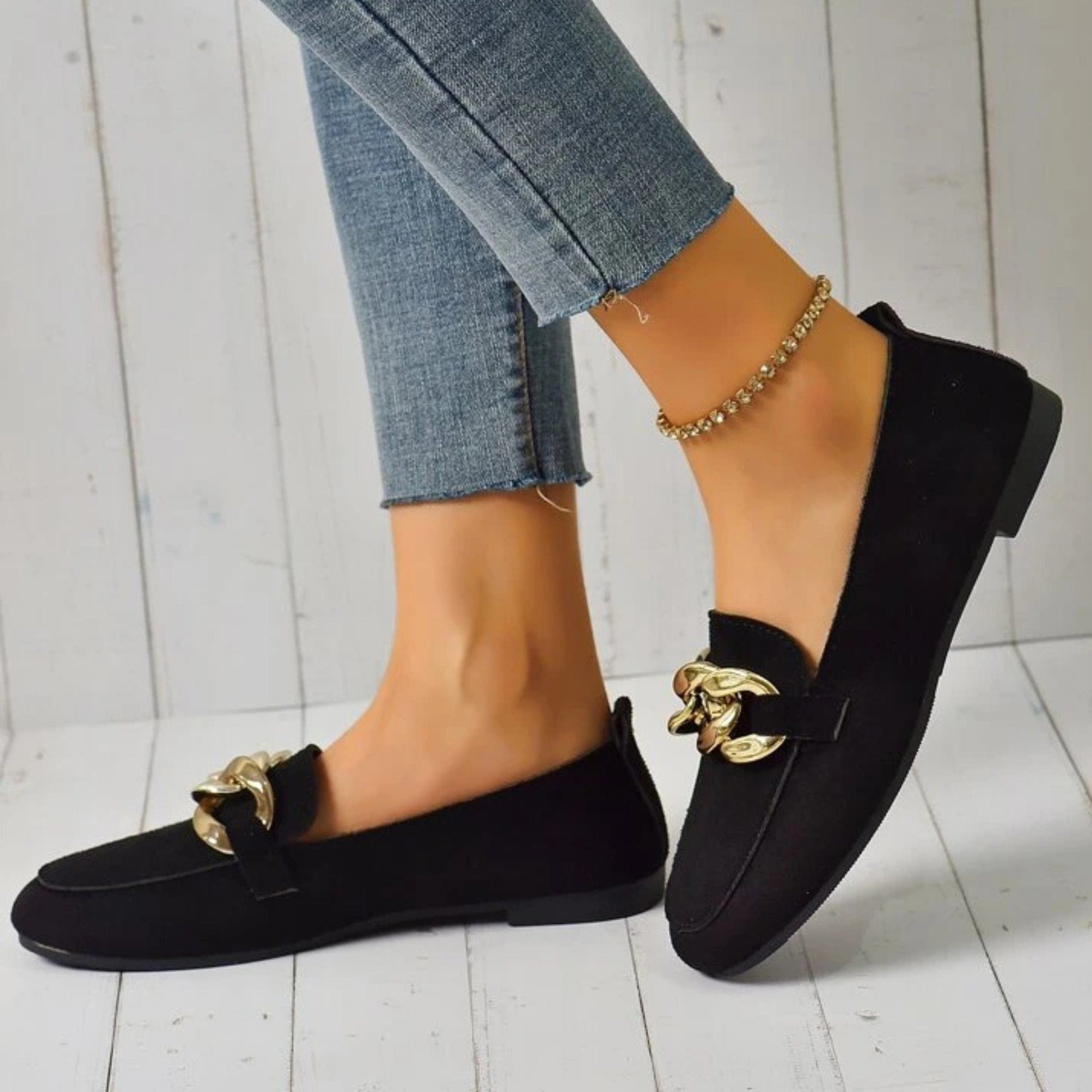 SHEIN Shein Womens Shoes 40 / Black SHEIN - Suede Chain Decor Flat Loafers