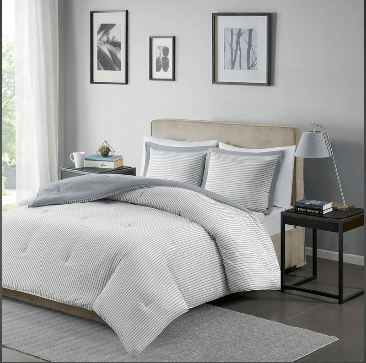 Madison Park Comforter/Quilt/Duvet King / Grey Madison Park - White King Striped Comforter