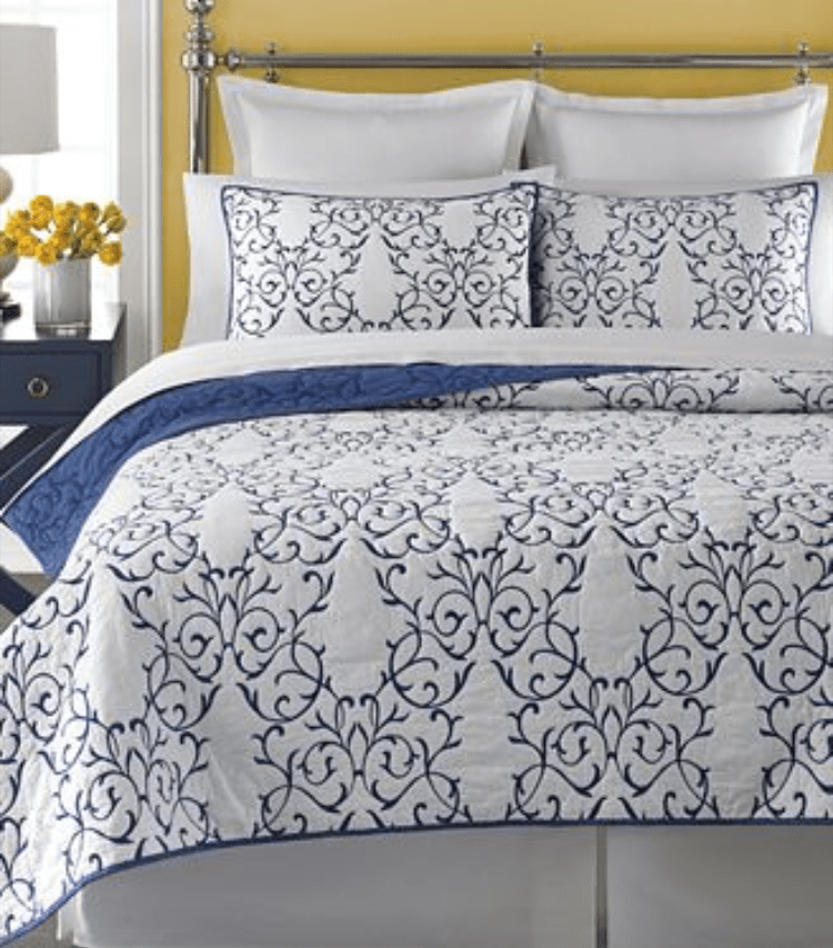 MARTHA STEWART Comforter/Quilt/Duvet King / White/Blue MARTHA STEWART - King Chateau Quilt