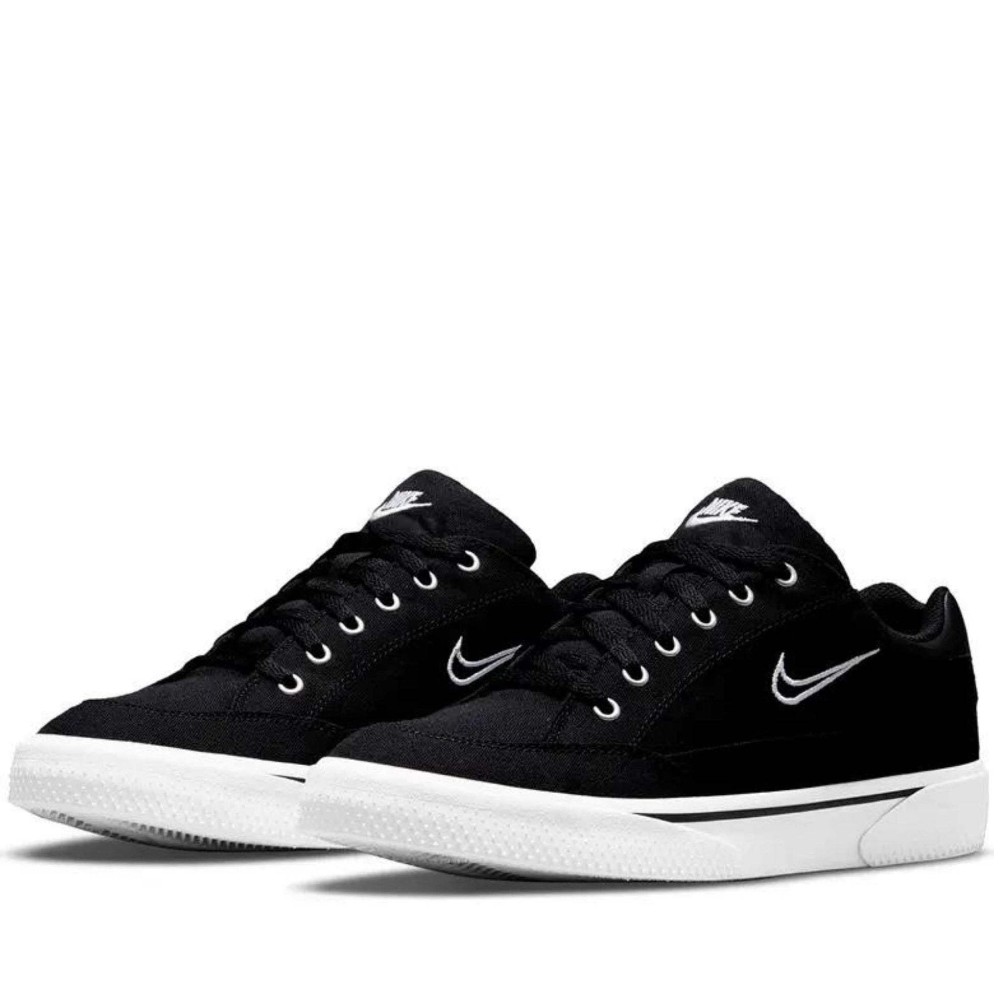 NIKE Athletic Shoes 42.5 / Black NIKE - Casual Sport Shoes