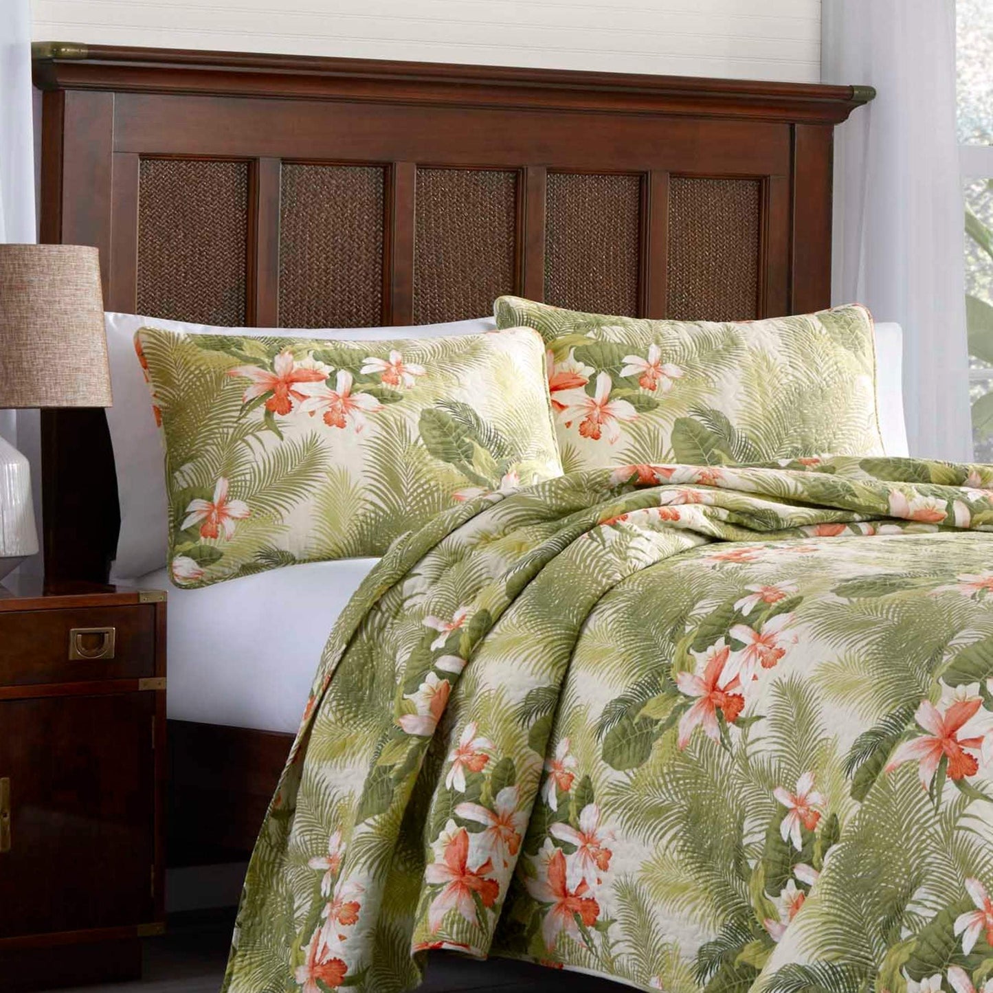 TOMMY BAHAMA Comforter/Quilt/Duvet King / Palm Green TOMMY BAHAMA - Tropical Orchid Quilt Sham Set - 3 Pieces