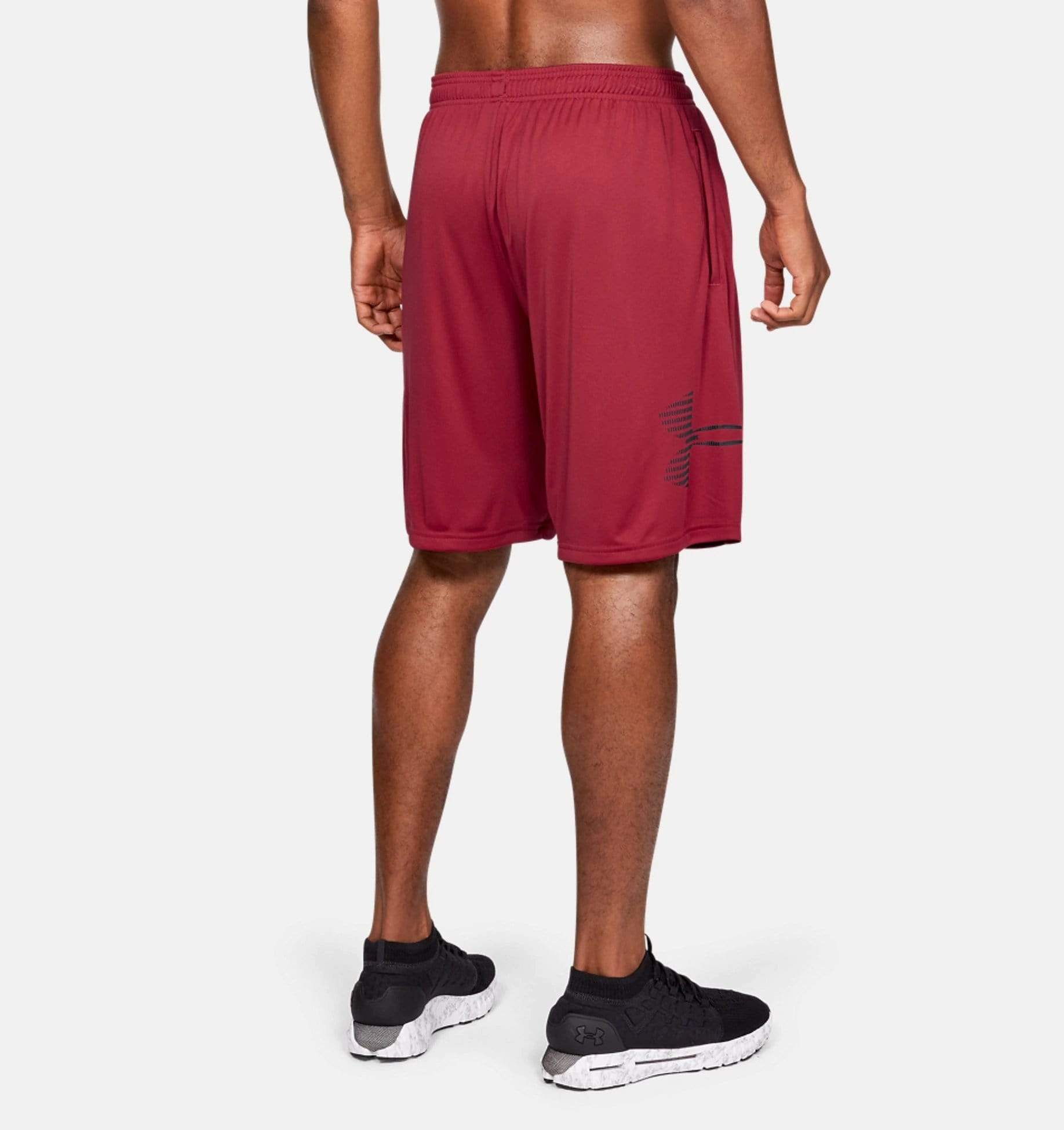 UNDER ARMOUR Mens sports Large UA Tech Graphic Shorts